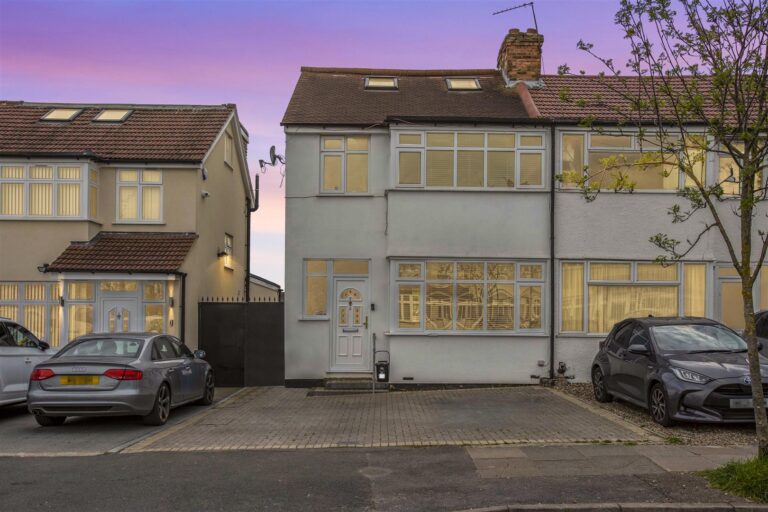 Constable Gardens, Edgware, HA8