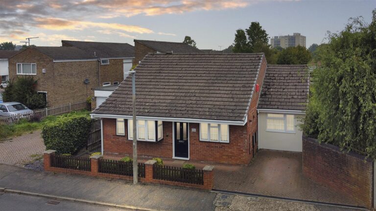 Ashmore Gardens, Hemel Hempstead
