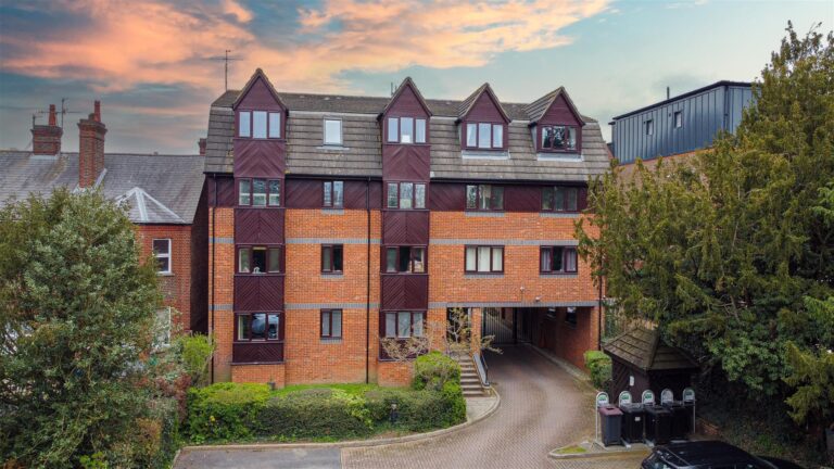 Alexandra Road, Hemel Hempstead, HP2