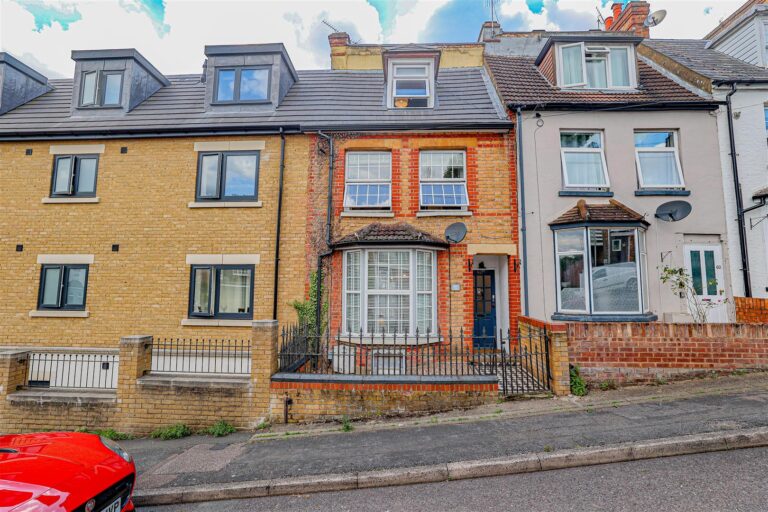 Glenview Road, Hemel Hempstead, HP1
