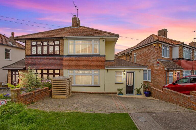 Langley Avenue, Hemel Hempstead, HP3