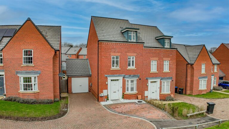 Burgundy Drive, Hemel Hempstead, HP2