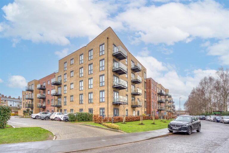 Frogmore Road, Hemel Hempstead, HP3