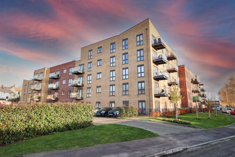 Frogmore Road, Hemel Hempstead, HP3
