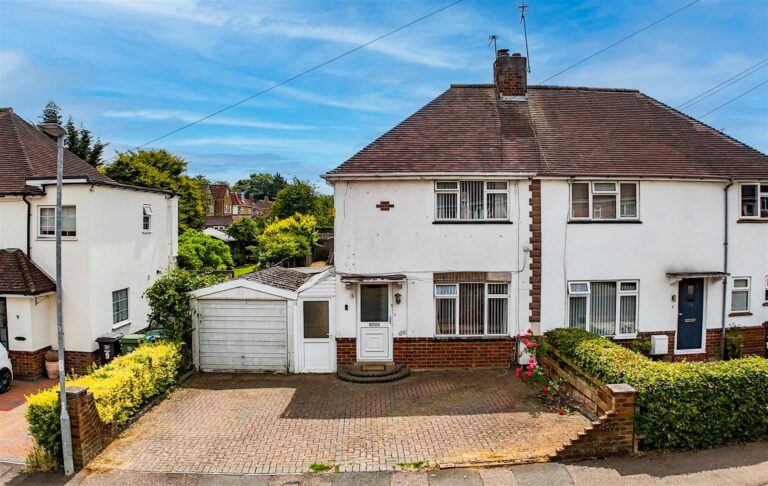 Vauxhall Road, Hemel Hempstead, HP2