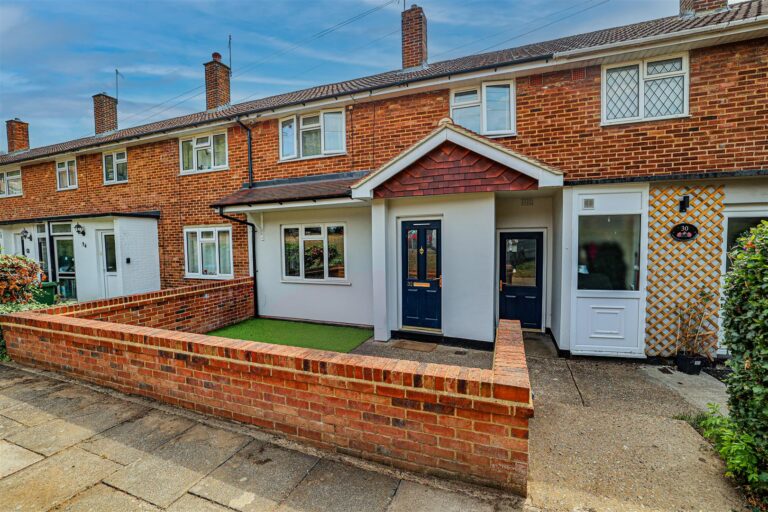 Chambersbury Lane, Hemel Hempstead, HP3