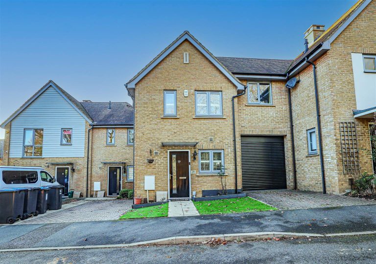 Kingcup Avenue, Hemel Hempstead, HP2