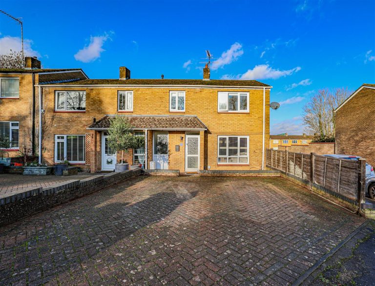 Woolmer Drive, Hemel Hempstead, HP2