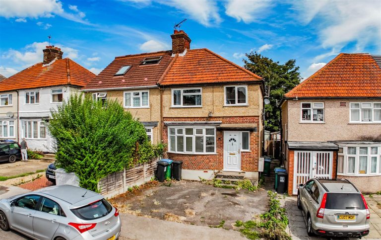 Berry Avenue, Watford, WD24