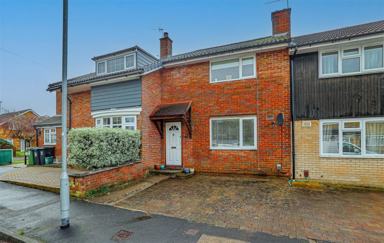Larchwood Road, Hemel Hempstead, HP2