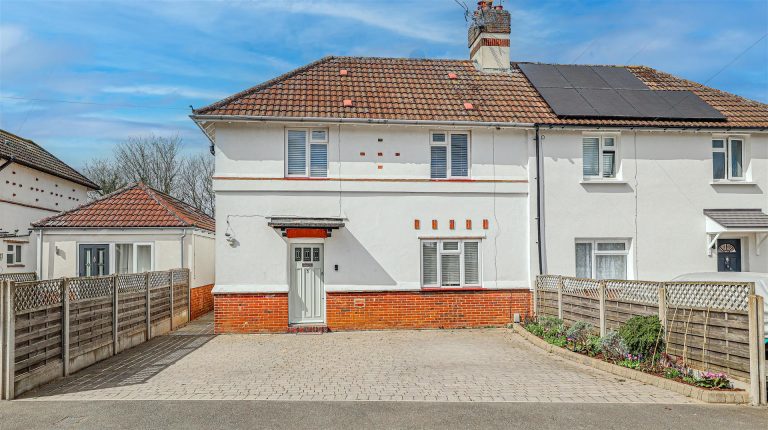 Curtis Road, Hemel Hempstead, HP3
