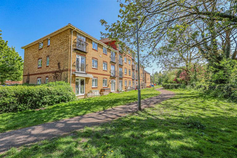 Swan Mead, Hemel Hempstead, HP3
