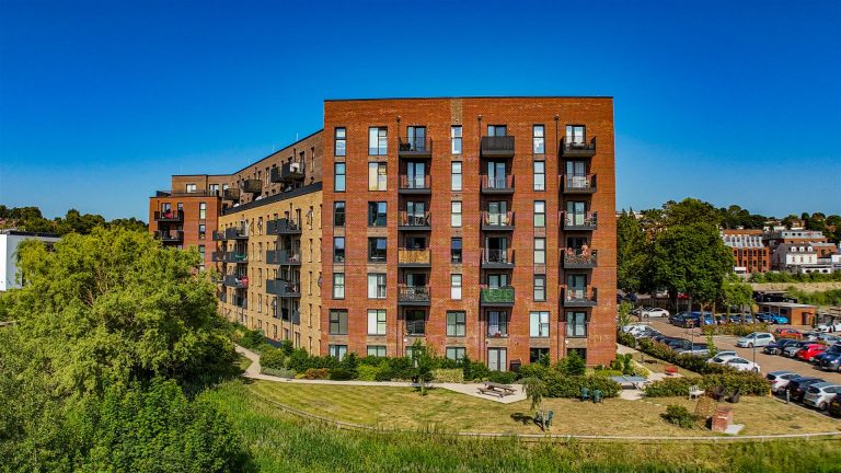 Dacorum Way, Hemel Hempstead, HP1