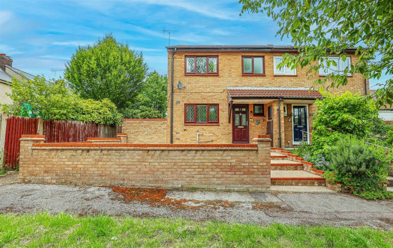 Dowling Court, Hemel Hempstead, HP3
