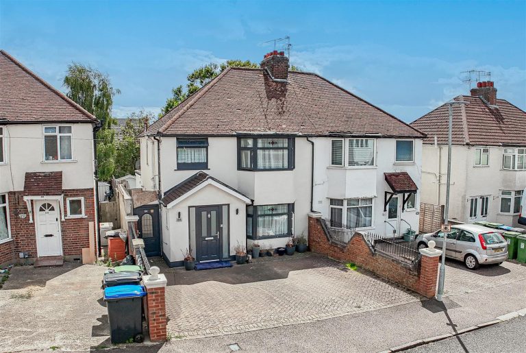 Deaconsfield Road, Hemel Hempstead, HP3