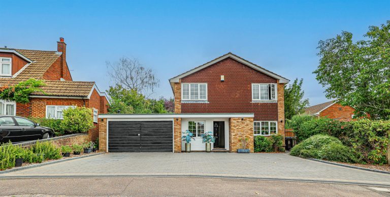 St. Anthonys Avenue, Hemel Hempstead, HP3