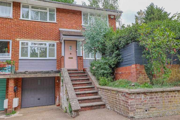 Railway Terrace, Kings Langley, WD4