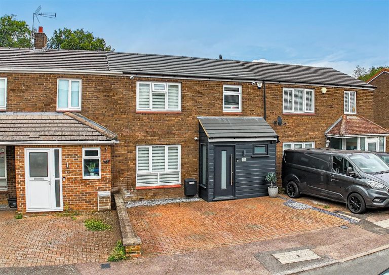 Saturn Way, Hemel Hempstead, HP2