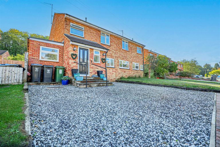 Rucklers Lane, Kings Langley, WD4