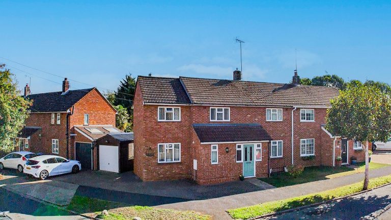 Austins Mead, Bovingdon, Hemel Hempstead, HP3