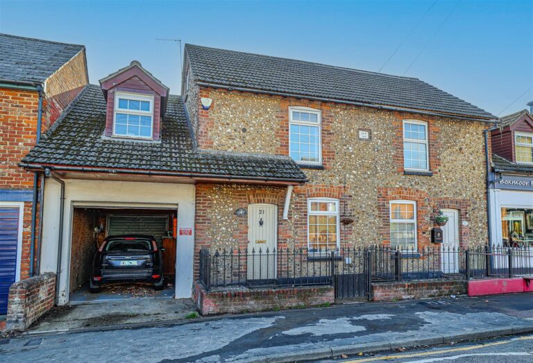 St. Johns Road, Hemel Hempstead, HP3